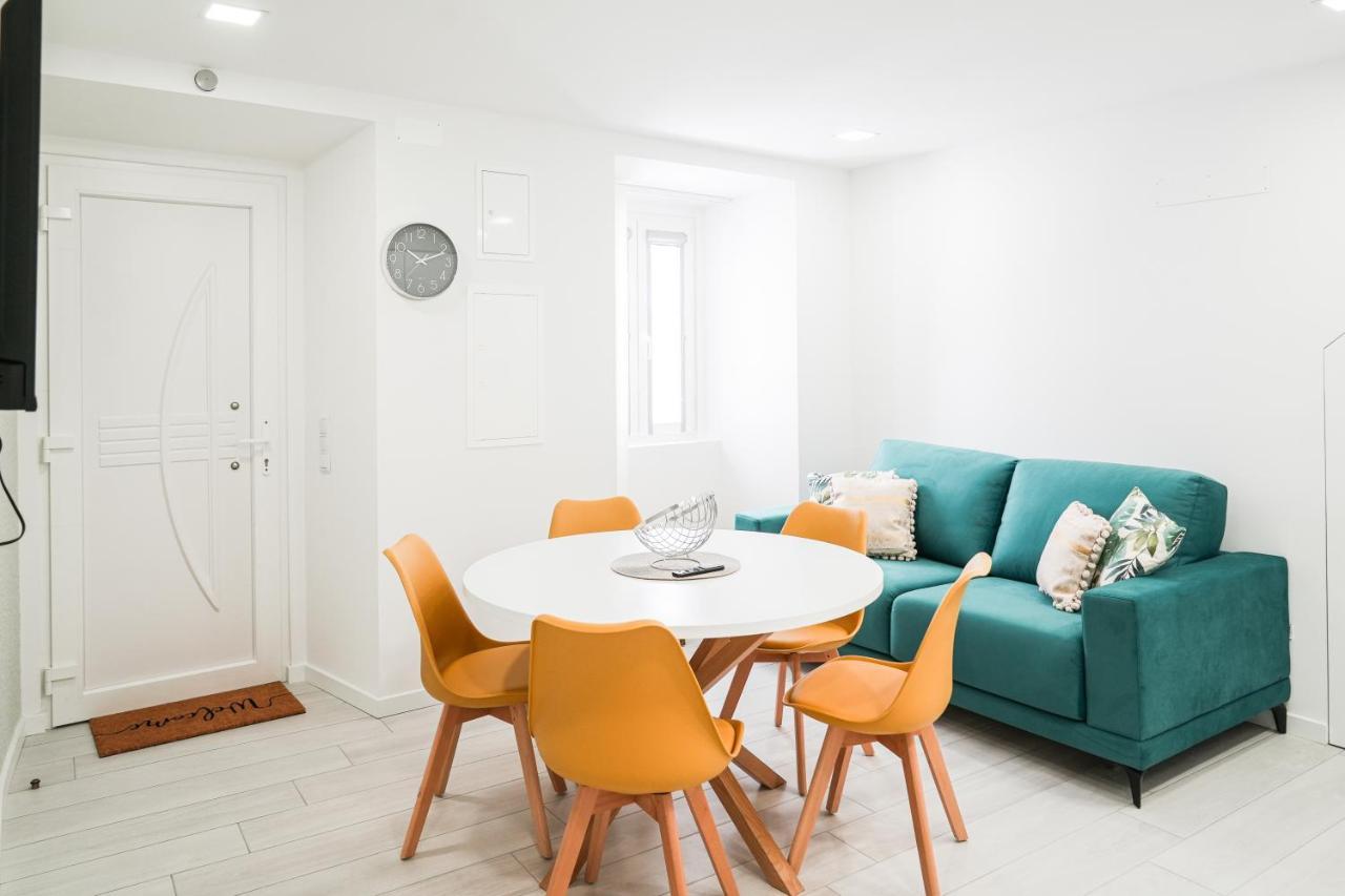 Nazare One Bedroom, 2 Mins From The Beach Buitenkant foto